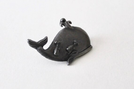 Vintage Sperm Whale demi parure pewter brooch mat… - image 6