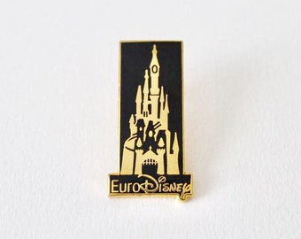Vintage EuroDisney gouden zwarte kasteel emaille pin. Eurodisney resort pin. Doornroosje Kasteel Disneyland Parijs pin. Gouden harde emaille pin.
