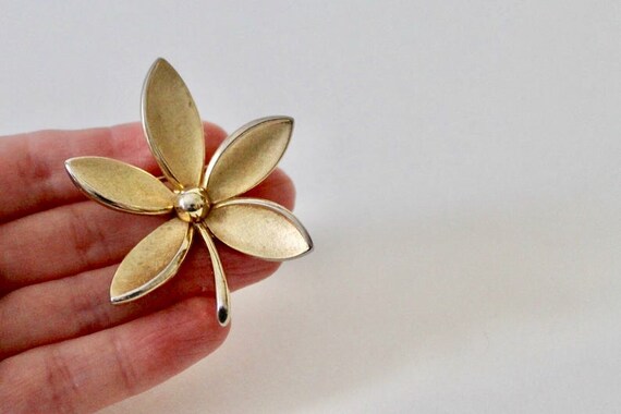 Trifari flower brooch sale