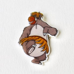 Vintage Disney Jungle Book Baloo badge. Baloo Disney Jungle Book pin. Sloth bear brooch. Jungle book badge Disney Classics badge. Baloo pin.