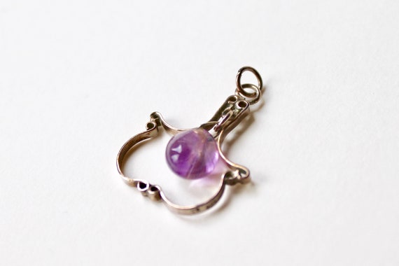 Vintage sterling silver amethyst pendant. Amethyst polished stone set art nouveau pendant. Purple stone silver pendant. Vintage amethyst.