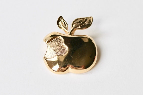 Vintage gold Apple brooch. The big apple gold tone
