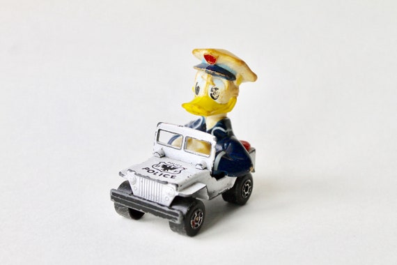 donald duck toy car