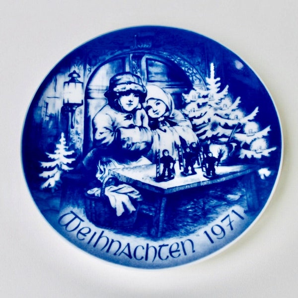 Vintage 1971 Bareuther Weihnachten Waldsassen Bavaria West Germany decorative Christmas plate. Ludwig Richter hanging Christmas plate.