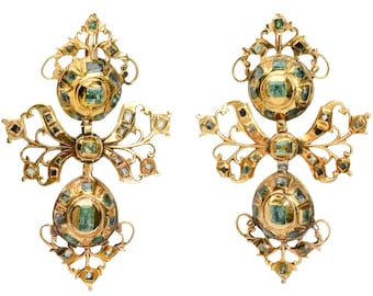 Georgian 18th C. Iberian Spanish Portuguese Antique Emerald Earrings Bow Motif Rare Dangle Drop 18k Yellow Gold Old Scarce