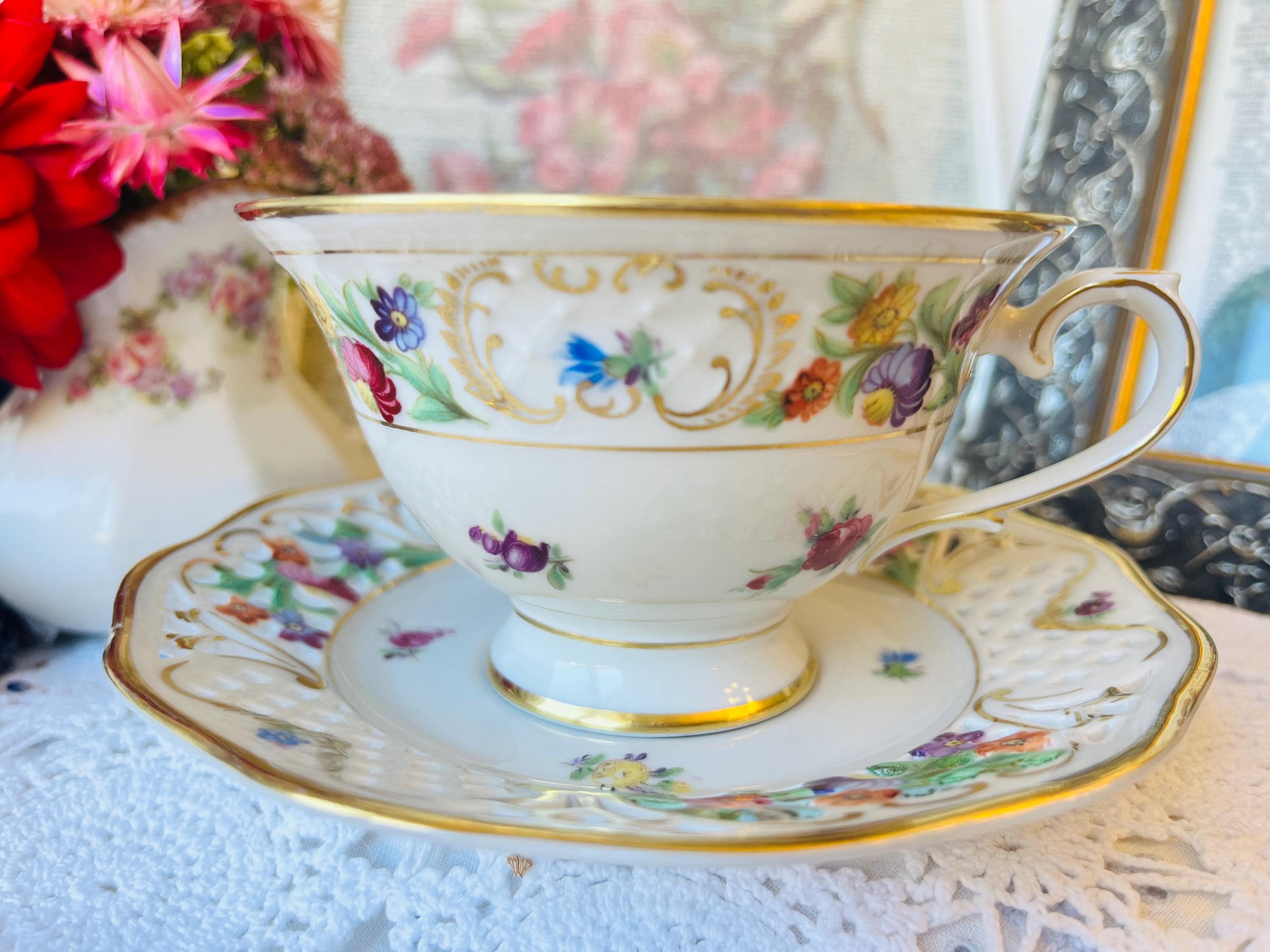 シューマン ババリア ドレスデン フラワー Schumann Bavaria Dresden Flowers Teacup and Saucer, Wide Mouth