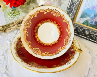 Aynsley Red and Gold Teacup and Saucer, Cabinet Collection, Christmas Home Decor and Housewarming Gift Idea, Tea Drinker Gift