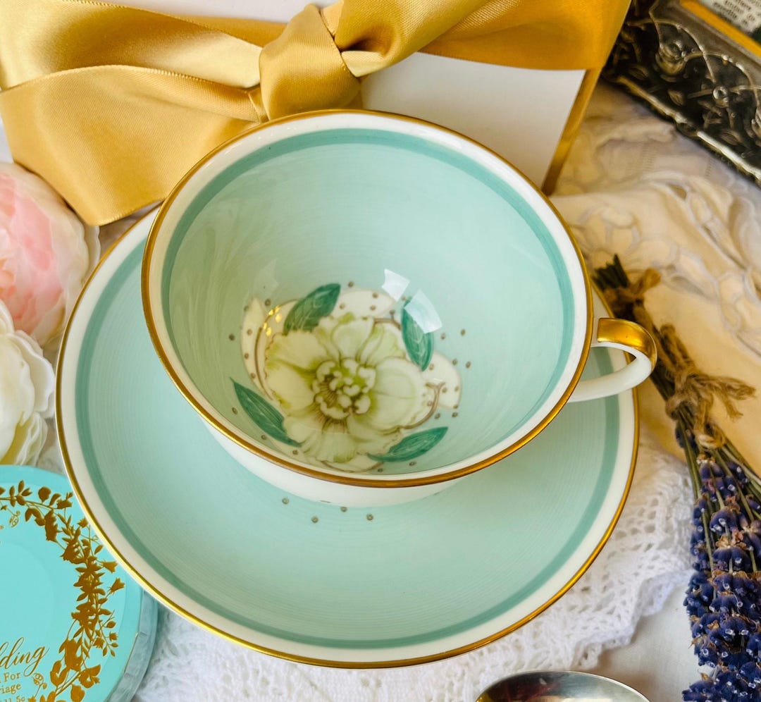 Susie Cooper Gardenia Teacup and Saucer With White and Green