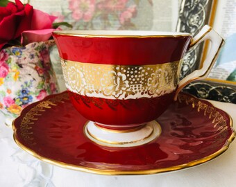 Aynsley Red and Gold Gilt Tea Cup and Saucer, Footed, Scalloped Crocus Saucer, Cabinet Cup , Vintage Gift for Her, Christmas Holiday Decor