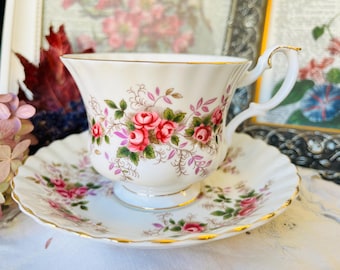Royal Albert Lavender Teacup and Saucer, Vintage English Tea Set, Pretty Pink Rose and Classic Chian Christmas Gift Idea, Tea Drinker Gift