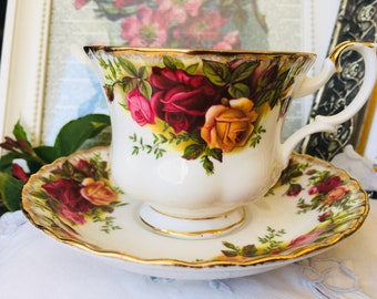 Royal Albert Old Country Roses Teacup and Saucer, Vintage English Tea Set, Red, Pink, and Yellow Roses, Bridal Gift Idea, Tea Drinker Gift