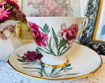 "Roslyn ""Carnation"" Teetasse und Untertasse in Rosa- und Rottönen, Vintage englisches Teeset