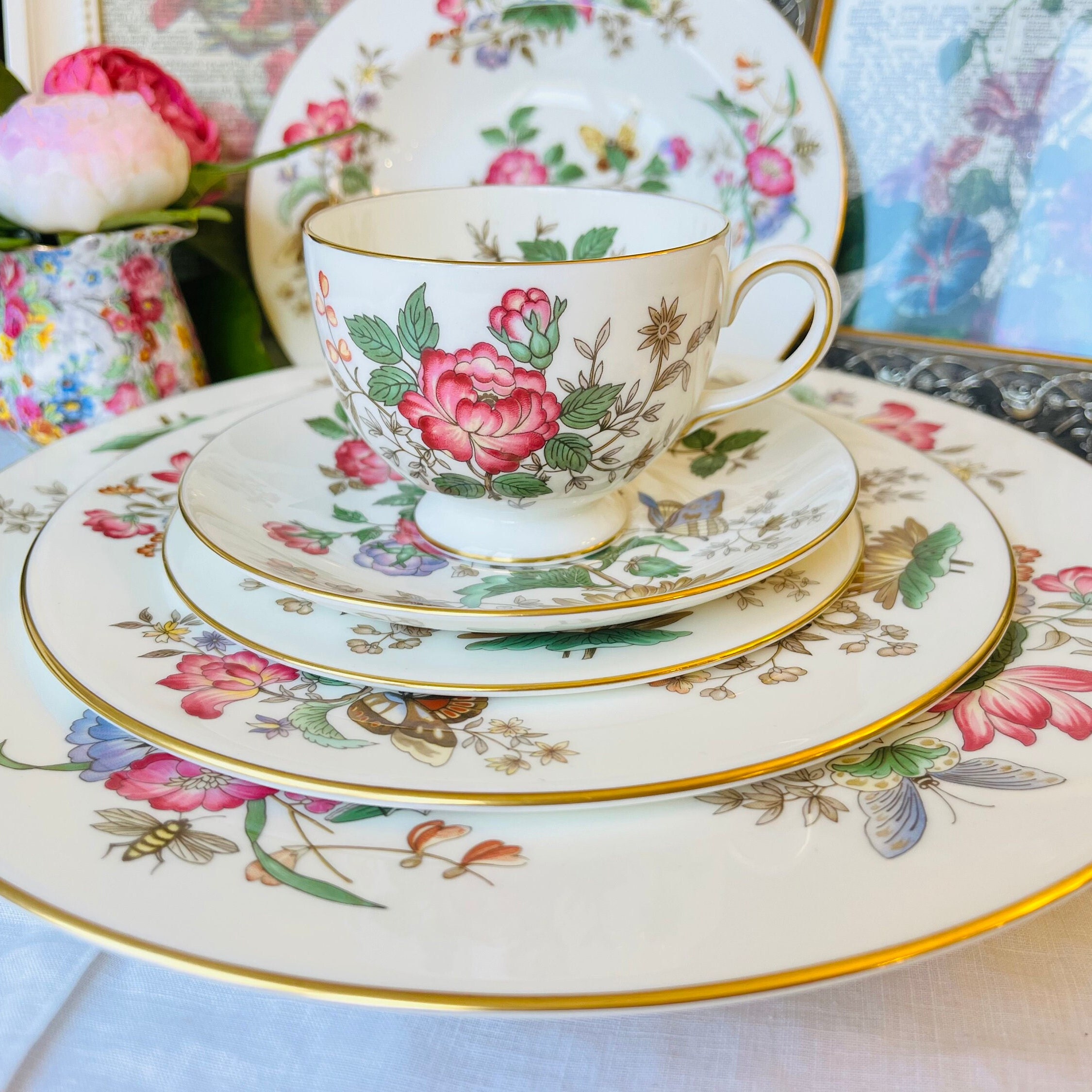 Amazon.com | Wedgwood Cuckoo Teacup & Saucer Set: Teacup