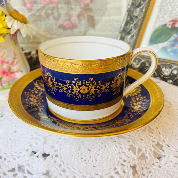 美品：Coalport Lady Anne スープカップ Coalport Lady Anne Cobalt Blue and Gold Teacup and Saucer, Vintage