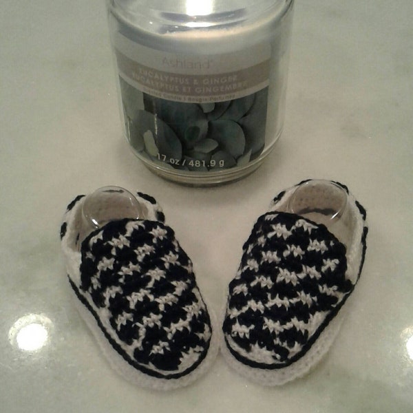 Checkered Board Vans . Baby checkered board vans . black and white checkered board vans . Vans .crocheted babies checkered board vans  shoe