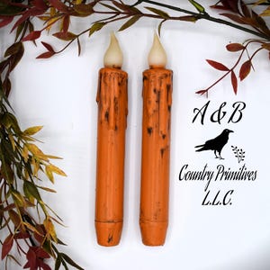 Conjunto de (2) Duas velas cônicas de LED Grungy Harvest Orange (7 polegadas) com temporizador sem chama e bateria, decoração de casa rústica primitiva