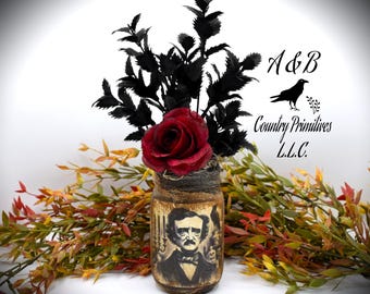 Composition florale Edgar Allan Poe : décoration gothique faite main pour Halloween