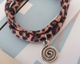 Armband Leo Spirale boho Hippie Wickelarmband Leopard silber