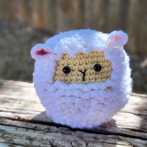 Pluszowa owca szydełkowa: miękka akrylowa dekoracja pokoju dziecięcego amigurumi
