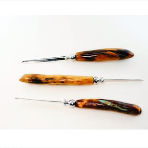 Abrecartas con mango de madera hecho a mano