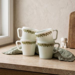Crazy Daisy Mugs Set of 4, Vintage Pyrex Coffee Cups with Green Floral Pattern