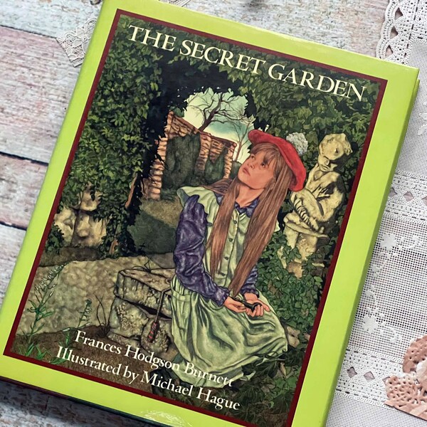 Vintage Book - The Secret Garden (1987) - Junk Journaling - Antique Books