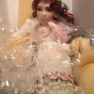 Premier Edition Treasury Collection Colleen and Caitlin Doll New in Box with COA