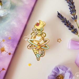 Épinglette en émail pour gemme Potion Lune magique | Potion de lune de laboratoire de sorcière cosmique avec épinglette en émail enchaînée à breloque étoile pendante | Épinglette en émail transparent Potion magique