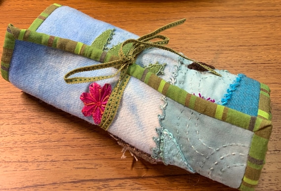 DIY  Wool Otter Needle Roll - Detailed PDF Instructions, Templates & Pattern, Including YouTube Video Hyperlinks