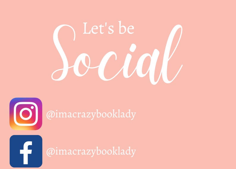 K&ouml;nnte beinhalten: Rosafarbener Hintergrund mit dem Text "Let's be Social" in wei&szlig;er Kursivschrift. Unter dem Text befinden sich zwei Social-Media-Symbole: ein wei&szlig;es Instagram-Symbol mit einem rosa, orangefarbenen und violetten Farbverlauf und ein blaues Facebook-Symbol. Der Text "@imacrazybooklady" befindet sich unter jedem Symbol.