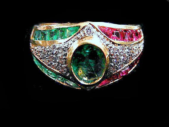DIAMOND ~ GEMSTONE RING 1166MAG621