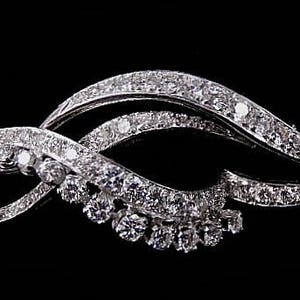 DIAMOND LEAF BROOCH -3107JA4420