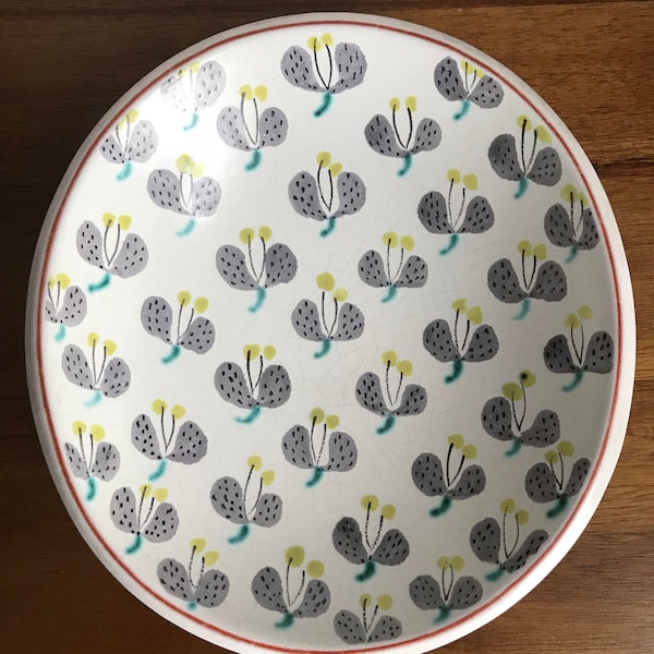 Stunning collectible faience / fajans floral patterned bowl by Stig Lindberg for Gustavsberg, Sweden, 1940's - 1950's