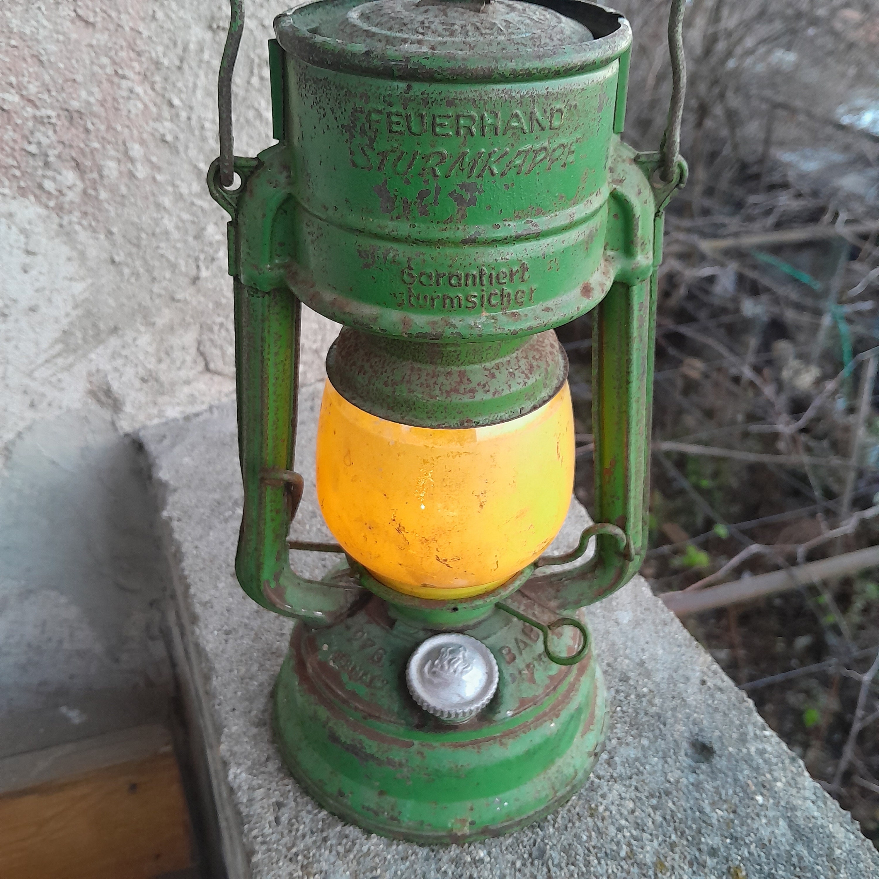 Feuerhand Sturmkape Sturman 276 Green White Yellow Glass Feuerhand Sturmkape Sturman 276 Green White Yellow Glass