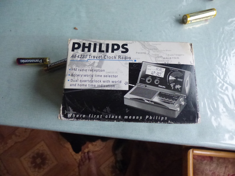 Rotary world time selector PHILIPS AE423003 Travel Clock Radio Brand New!new old stoke great gift