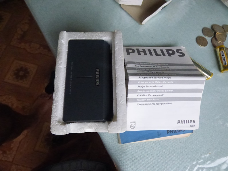 Rotary world time selector PHILIPS AE423003 Travel Clock Radio Brand New!new old stoke great gift