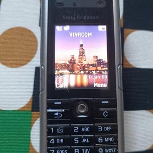 mobile téléphone sony ericsson à clapet smartphone vintage mobile téléphone sony ericsson à clapet smartphone vintage