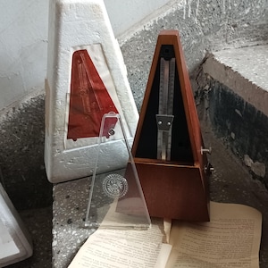 New old ,mind,Vintage metronome GDR, DDR metronome, Wooden mechanical wind-up metronome, chime Musician tool , Metronome GDR,gift idea