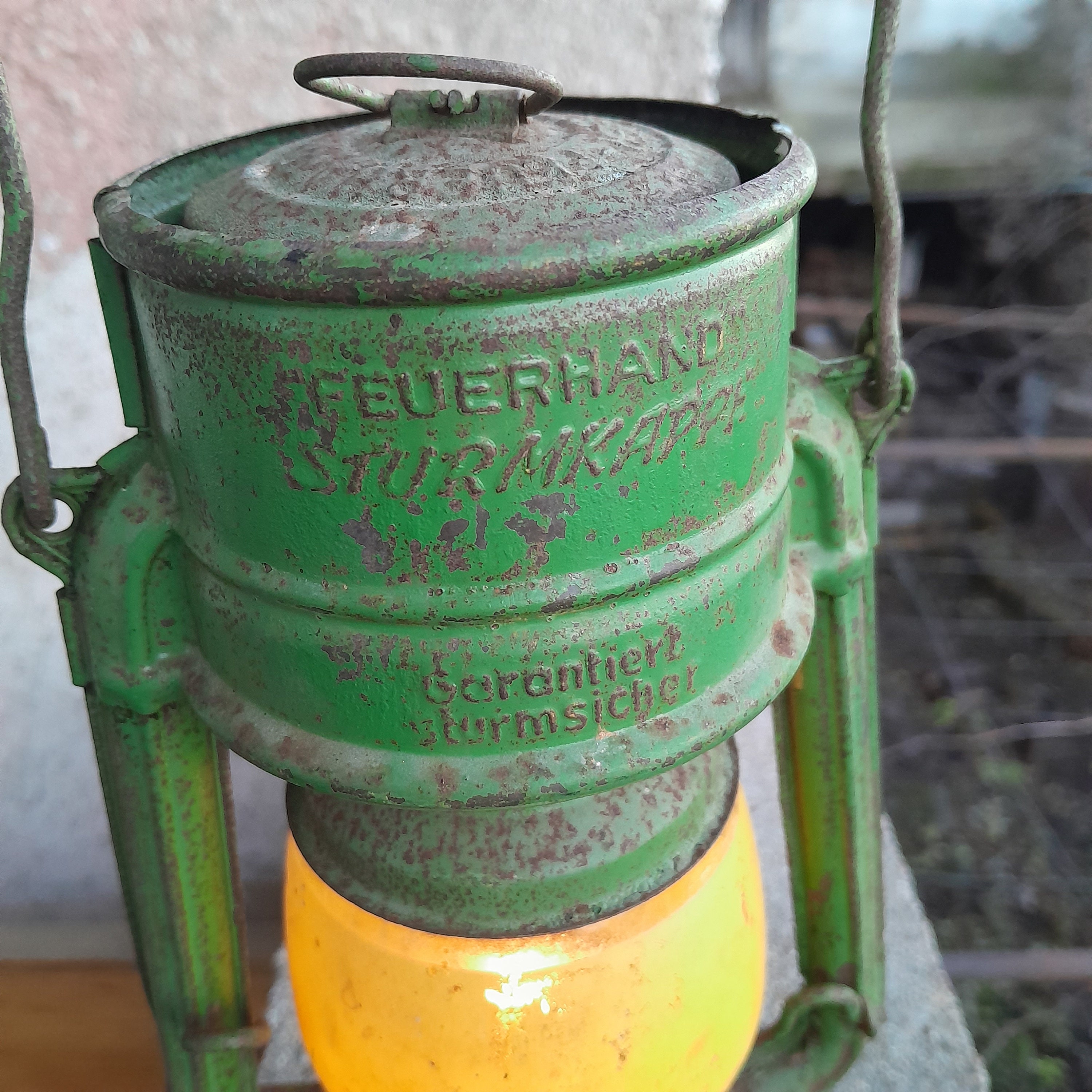 Feuerhand Sturmkape Sturman 276 Green White Yellow Glass Feuerhand Sturmkape Sturman 276 Green White Yellow Glass