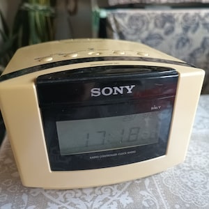 Sony Dream Machine Radio Controlled Alarm Clock white ICF-C50L Tested & Working