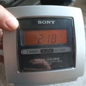 Sony dream mashine radio alarm clock SONY ICF C113L working condition