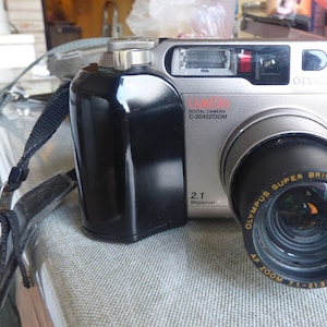 vintage Olympus CAMEDIA C-2040 Zoom 2.1MP Digital Camera +2 memory card +original case FULL WORK+ free shipping