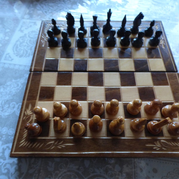 small wooden chess set wooden pieces inlaid board perfect condition 21/21 cm