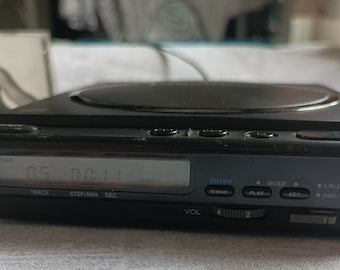 Extrem seltener Vintage Sony Discman persönlicher / tragbarer CD-Player D-40 (D 4) aus Japan aus dem Jahr 1988, solide hergestellt, zeitloser, klassischer Museumszustand