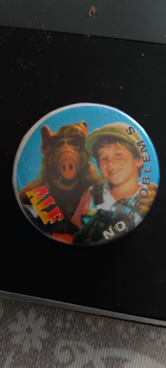 tip badge button  Alf ALF Memorabilia