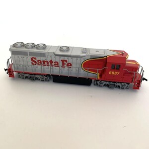 Bachmann HO Santa Fe GP40 Diesel Locomotive #6067 Powered Untested Vtg