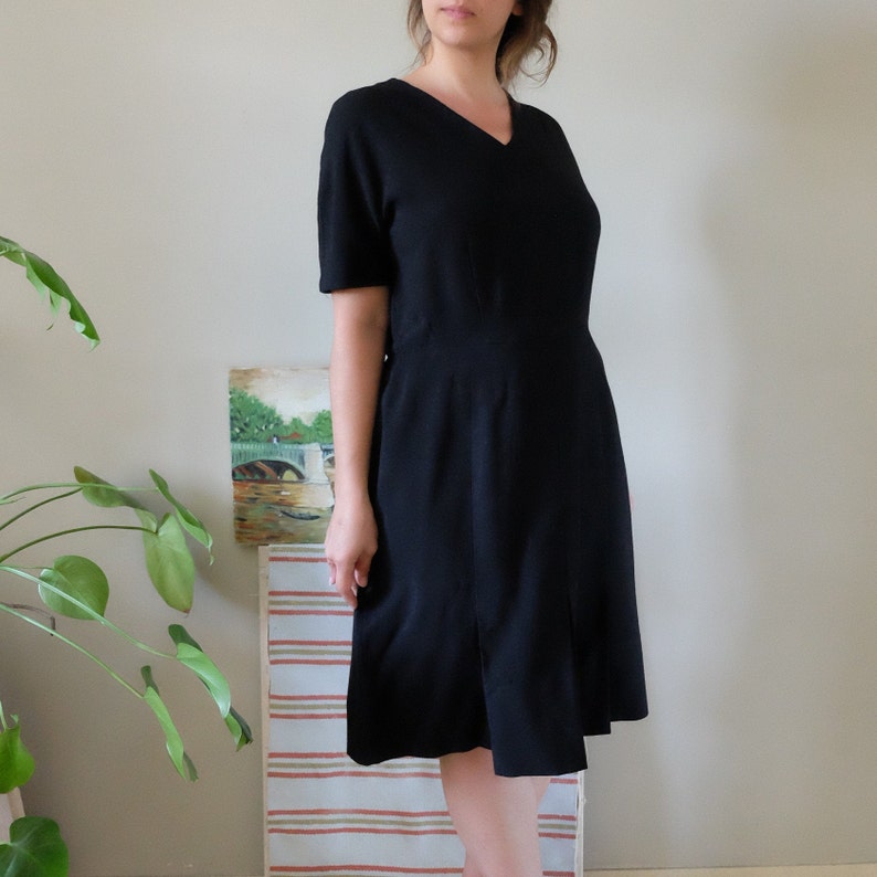 vintage 50s 60s black wool simple dress short sleeve v-neck sheath event prom dress medium