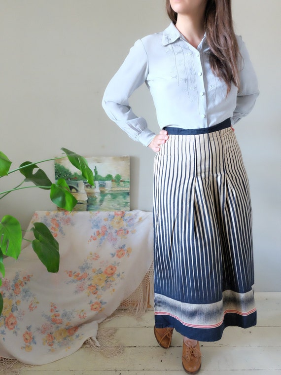 Vintage skirt 1950s black beige novelty print stri