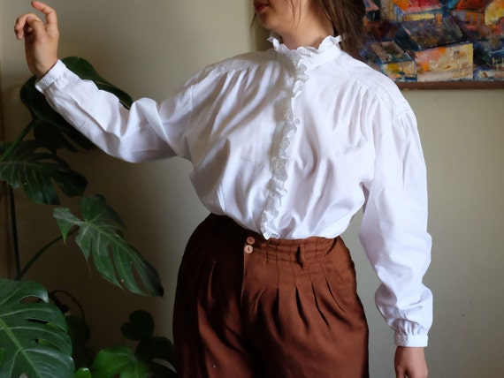Victorian inspired 80s vintage blouse white lace r
