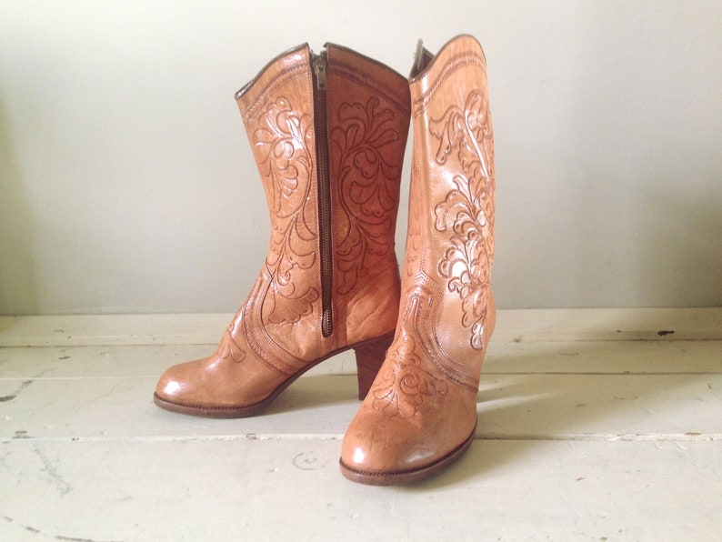 Incredible 40s Tooled Boots 40s 50s Vintage light Tan high heel Leather Cowboy Boots High Boots Size 37 UK 4 US 6 12